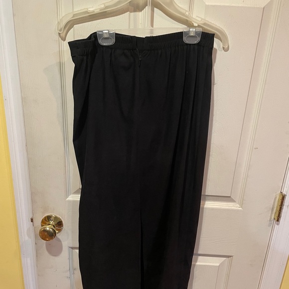 Size 10 2 pc suit - Picture 2 of 4